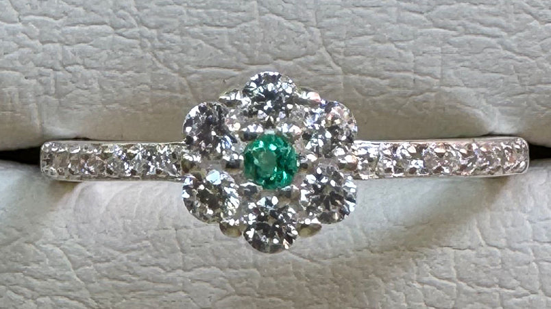Anillo en Plata Italiana 925 con Esmeralda Natural Colombiana de 2mm. ASTRA